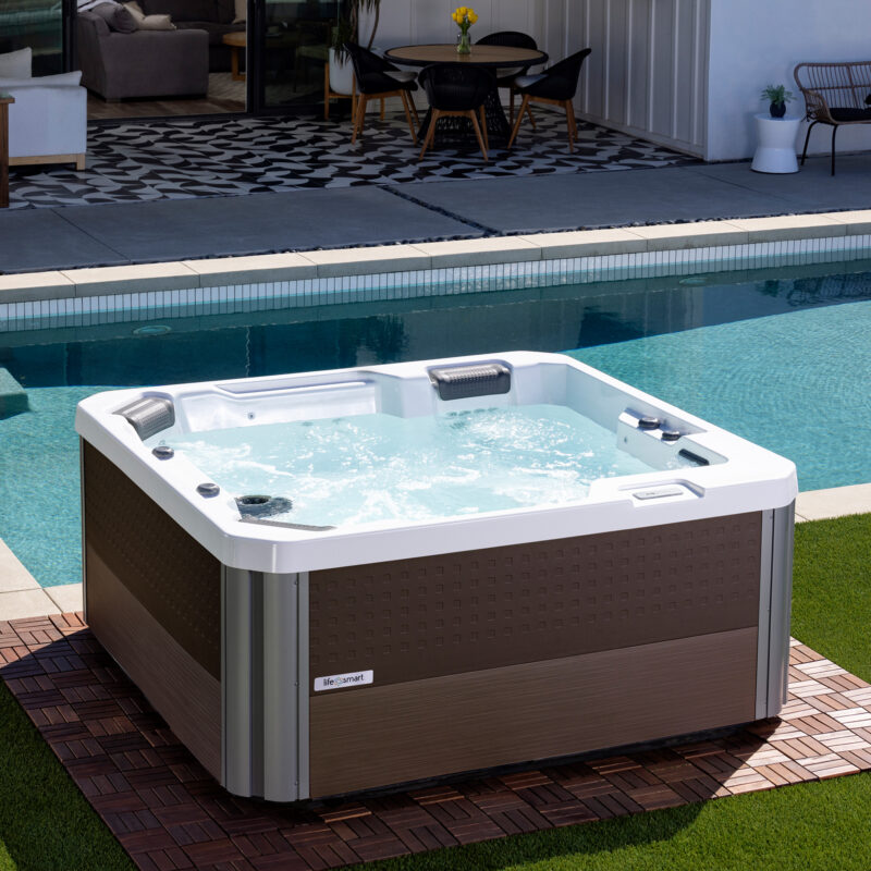 AHS Lifesmart 2023 Acacia L Alpine White Mocha Brown Lifestyle Empty pop 2000px e1709586131346