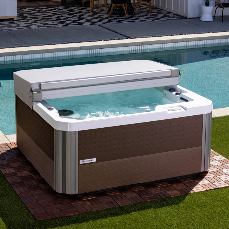 AHS Lifesmart 2023 Acacia L Alpine White Mocha Brown Lifestyle Half Shadow pop 2000px e1709586194636