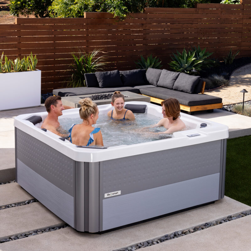 AHS Lifesmart 2023 Acacia NL Alpine White Lunar Gray Lifestyle Family pop 2000px e1709585302882