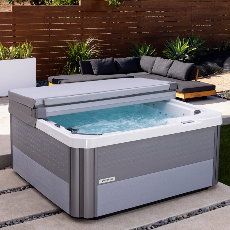 AHS Lifesmart 2023 Acacia NL Alpine White Lunar Gray Lifestyle Half Shadow pop 2000px e1709585328487