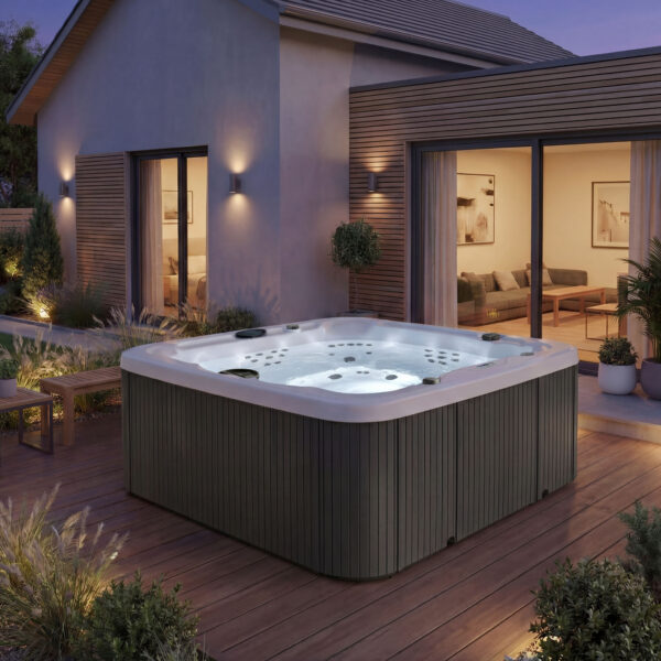 Lifesmart LS700DX 7-Person, 90-Jet 230-Volt Spa - Outlet Spas